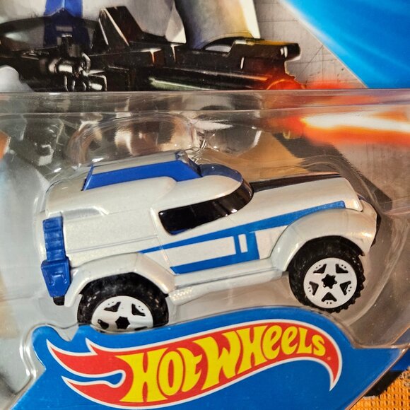 Hot Wheels Star Wars 501st Clone Trooper Diecast Toy Car Vehicle 2014 CGW35 - Picture 2 of 3